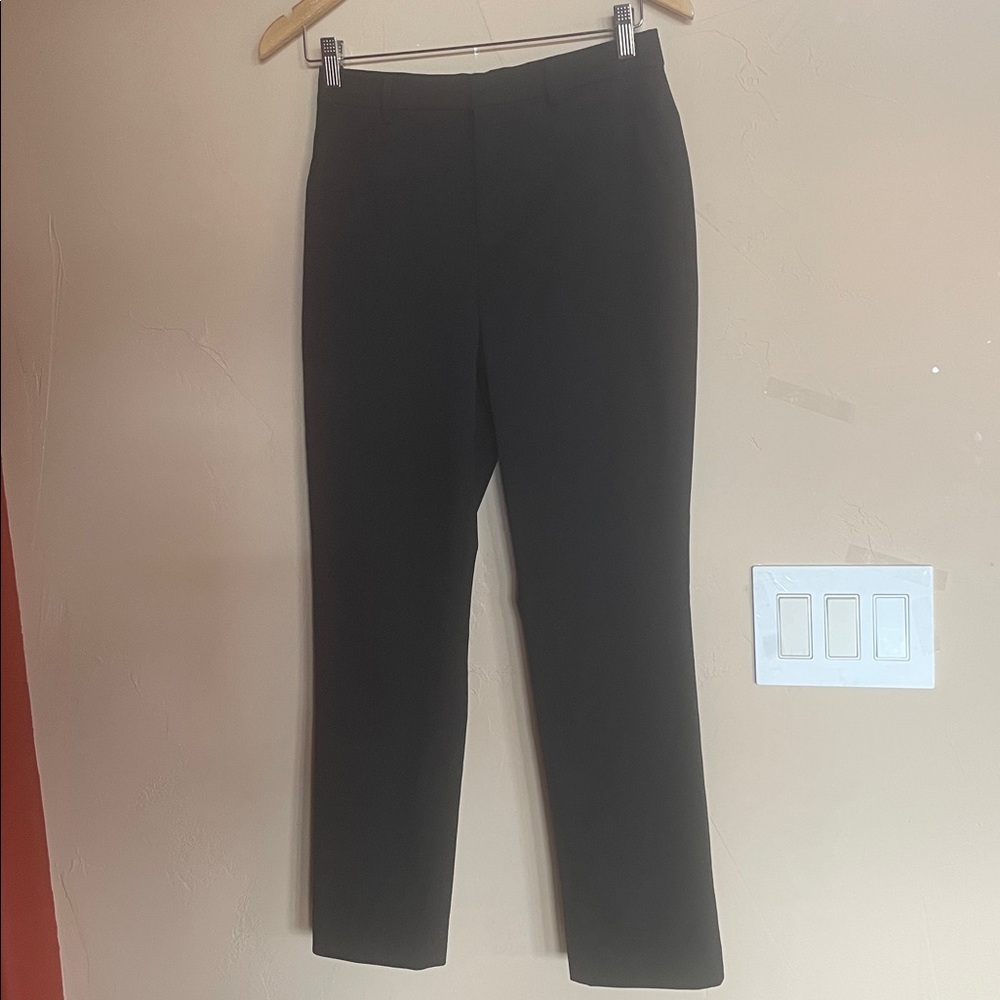Source Unknown Black Straight-Leg Women's Pants. Nice to dress up for work